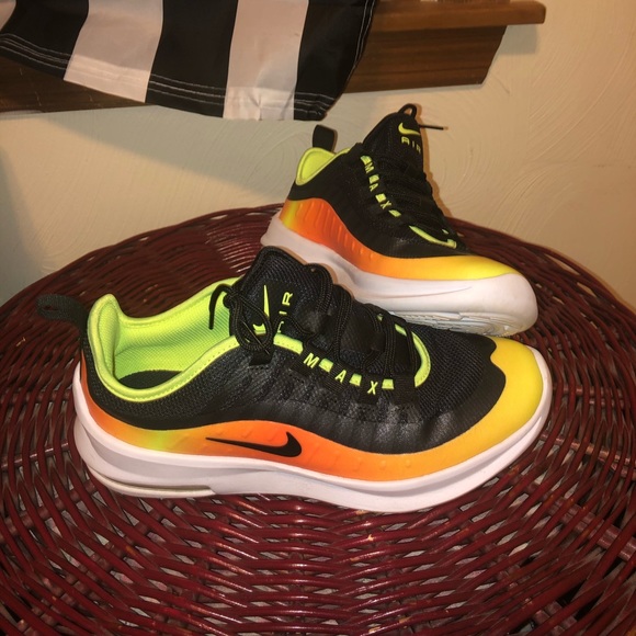 Nike Shoes - Nike Air Max